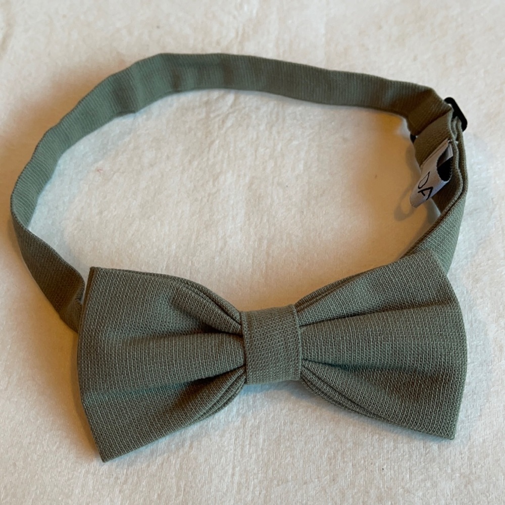 New DAZI Bow Tie pre-tied with adjustable strap